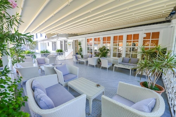 Tonoz Beach Hotel